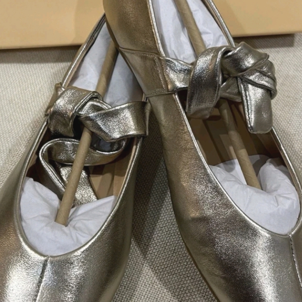 Women's Jewel Badgley Gold Flat Shoes Size 8